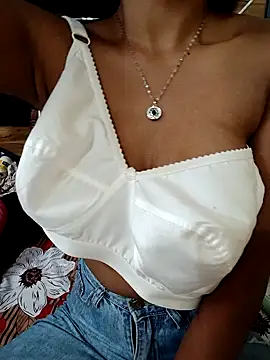 Snapshot of Crezy_flutter chatting on February 15, 2025, 5:09 am Crezy flutter online show from February 15, 2025, 5:09 am