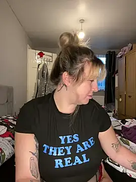 Curvy Rosie99 online show from December 2, 2024, 3:42 pm