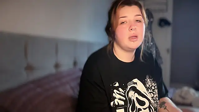 Curvy Rosie99 online show from April 16, 2026, 3:57 pm