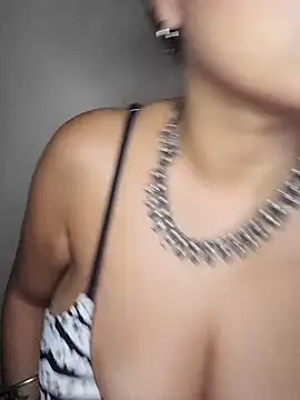 Snapshot of DesireSatler chatting on February 2, 2025, 4:05 am DesireSatler online show from February 2, 2025, 4:05 am