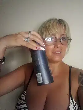 Snapshot of DesireSatler chatting on December 27, 2024, 3:31 am DesireSatler online show from December 27, 2024, 3:31 am