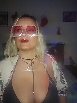 DesireSatler online show from December 21, 2025, 3:41 am