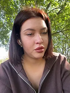 KikiWatson online show from September 24, 2025, 7:15 am