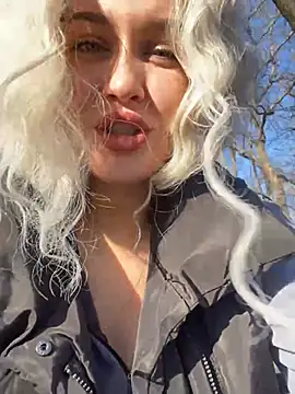 KikiWatson online show from January 10, 2025, 8:07 am
