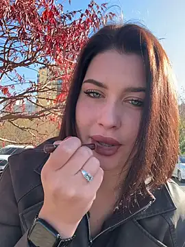 KikiWatson online show from November 3, 2025, 7:02 am