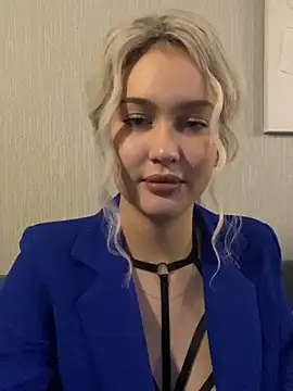 KikiWatson online show from January 19, 2025, 8:18 am