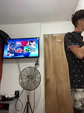 LatinBoysxxx online show from January 21, 2025, 6:23 pm