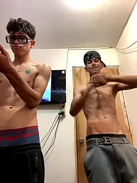 LatinBoysxxx online show from December 6, 2024, 1:46 am