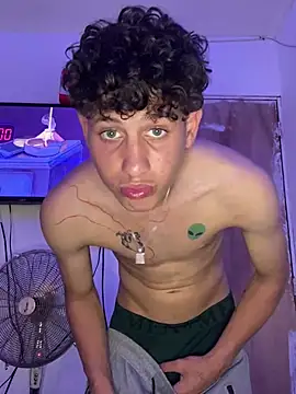 LatinBoysxxx online show from March 3, 2025, 10:10 pm