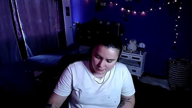 Snapshot of Nika_1_ chatting on September 27, 2025, 7:42 pm Nika 1  online show from September 27, 2025, 7:42 pm