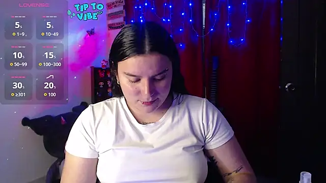 Snapshot of Nika_1_ chatting on October 15, 2025, 7:55 pm Nika 1  online show from October 15, 2025, 7:55 pm