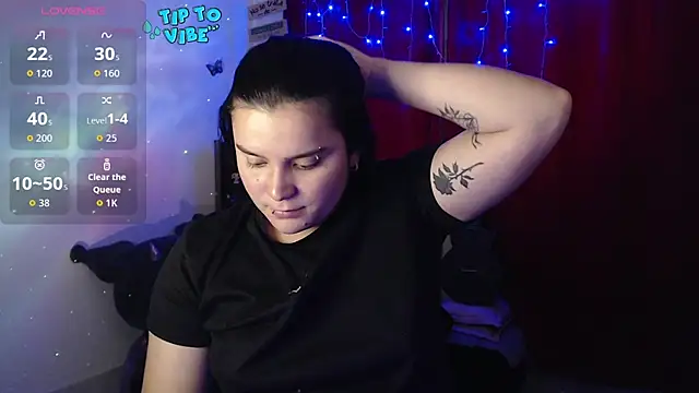 Snapshot of Nika_1_ chatting on October 12, 2025, 8:10 pm Nika 1  online show from October 12, 2025, 8:10 pm