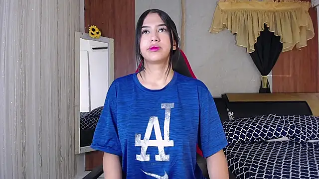 Snapshot of hera_divine chatting on February 23, 2026, 8:53 pm hera divine online show from February 23, 2026, 8:53 pm