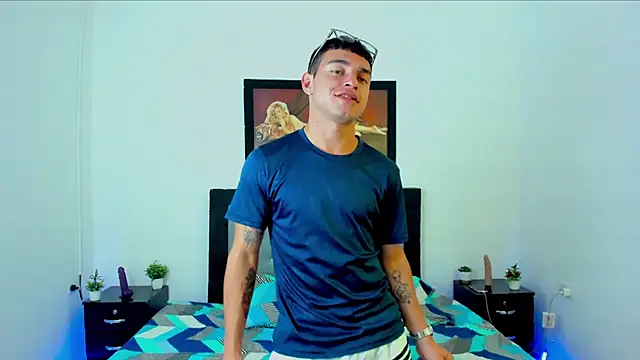 xXHot MalesXx online show from February 19, 2025, 2:55 pm