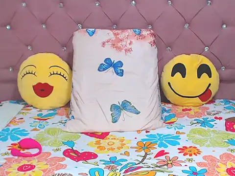 Snapshot of sharonbrown28 chatting on October 25, 2025, 10:43 pm sharonbrown28 online show from October 25, 2025, 10:43 pm