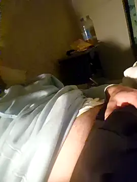 Snapshot of Landryyyyy chatting on October 16, 2025, 9:01 pm Landryyyyy online show from October 16, 2025, 9:01 pm