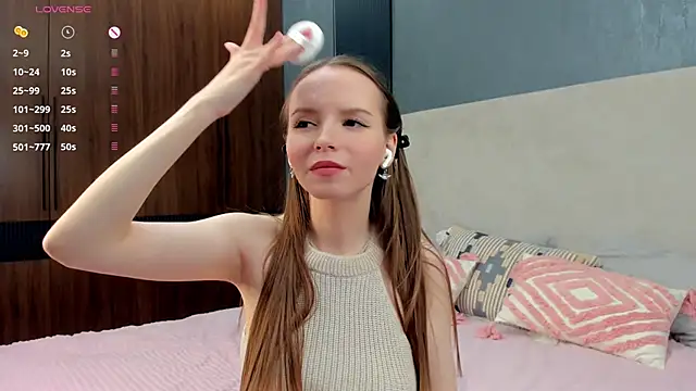 AlodiaHamblett online show from October 20, 2025, 8:26 am