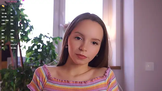 AlodiaHamblett online show from October 31, 2025, 8:33 am