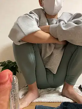 Snapshot of AiRiii chatting on October 24, 2025, 6:23 am AiRiii online show from October 24, 2025, 6:23 am