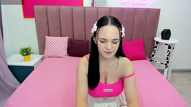 Snapshot of Selena_Cutiee chatting on September 12, 2025, 1:17 am Selena Cutiee online show from September 12, 2025, 1:17 am