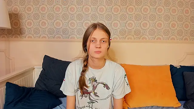 GlennaArras online show from December 15, 2024, 5:42 pm