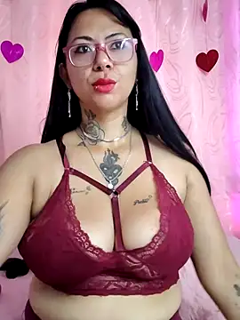 Snapshot of Saloome- chatting on February 25, 2025, 1:43 pm Saloome- online show from February 25, 2025, 1:43 pm