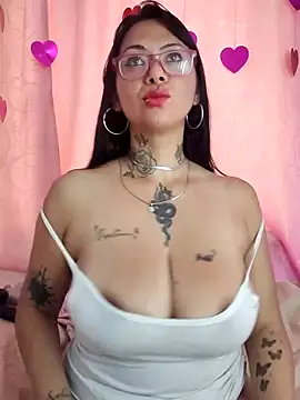 Snapshot of Saloome- chatting on February 27, 2025, 5:16 pm Saloome- online show from February 27, 2025, 5:16 pm