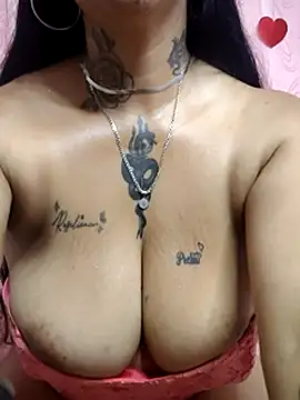 Snapshot of Saloome- chatting on February 12, 2025, 4:44 pm Saloome- online show from February 12, 2025, 4:44 pm