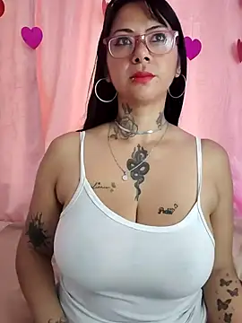 Snapshot of Saloome- chatting on February 27, 2025, 2:00 pm Saloome- online show from February 27, 2025, 2:00 pm