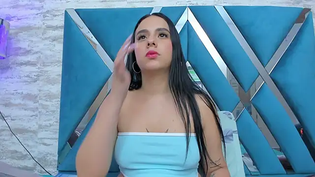 alanaflores  online show from February 13, 2025, 5:33 pm