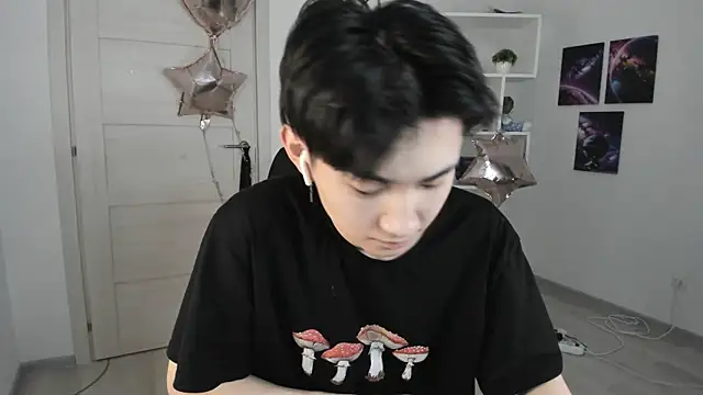 Snapshot of Miram_Yu chatting on January 22, 2025, 4:44 am Miram Yu online show from January 22, 2025, 4:44 am