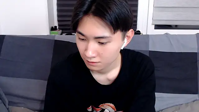 Snapshot of Miram_Yu chatting on January 13, 2025, 8:48 pm Miram Yu online show from January 13, 2025, 8:48 pm