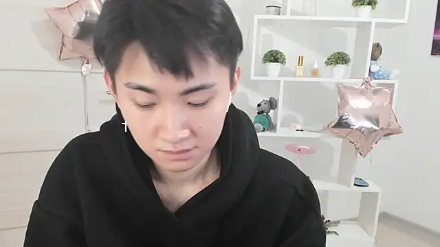 Snapshot of Miram_Yu chatting on December 11, 2024, 12:12 am Miram Yu online show from December 11, 2024, 12:12 am