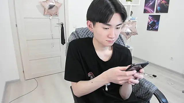 Snapshot of Miram_Yu chatting on March 9, 2025, 4:16 am Miram Yu online show from March 9, 2025, 4:16 am