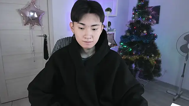 Snapshot of Miram_Yu chatting on December 30, 2024, 8:15 pm Miram Yu online show from December 30, 2024, 8:15 pm