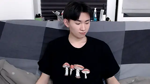 Snapshot of Miram_Yu chatting on January 15, 2025, 8:16 pm Miram Yu online show from January 15, 2025, 8:16 pm