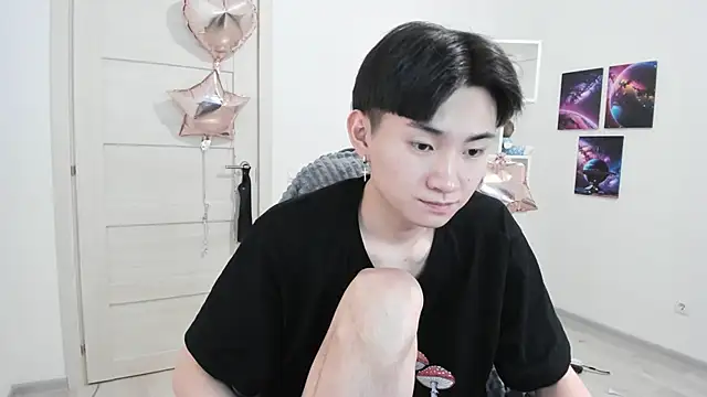 Snapshot of Miram_Yu chatting on February 23, 2025, 9:37 pm Miram Yu online show from February 23, 2025, 9:37 pm