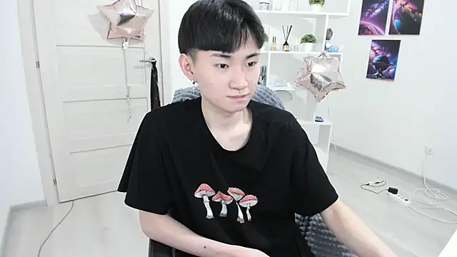 Snapshot of Miram_Yu chatting on February 16, 2025, 2:20 am Miram Yu online show from February 16, 2025, 2:20 am