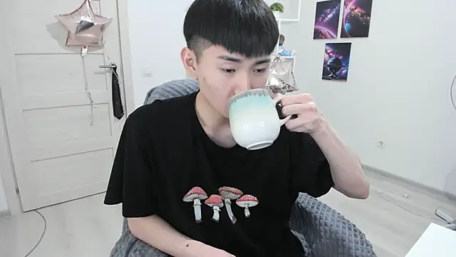 Snapshot of Miram_Yu chatting on March 22, 2025, 10:59 pm Miram Yu online show from March 22, 2025, 10:59 pm