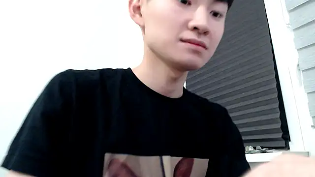 Snapshot of Miram_Yu chatting on October 1, 2025, 6:01 pm Miram Yu online show from October 1, 2025, 6:01 pm