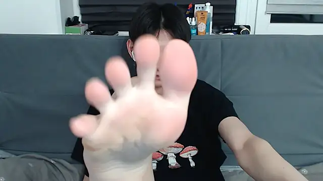 Snapshot of Miram_Yu chatting on February 24, 2025, 12:41 am Miram Yu online show from February 24, 2025, 12:41 am