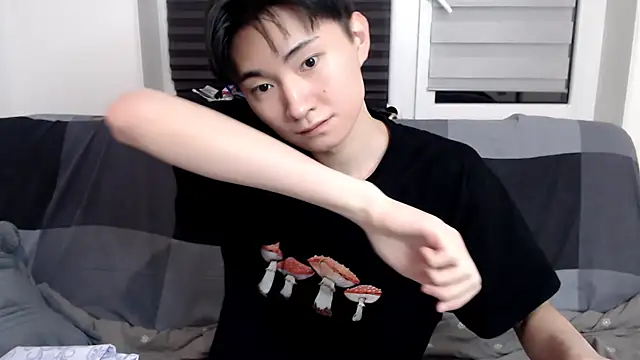 Snapshot of Miram_Yu chatting on January 18, 2025, 10:49 pm Miram Yu online show from January 18, 2025, 10:49 pm