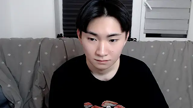 Snapshot of Miram_Yu chatting on March 9, 2025, 11:46 pm Miram Yu online show from March 9, 2025, 11:46 pm