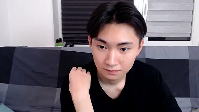 Snapshot of Miram_Yu chatting on January 13, 2025, 12:09 am Miram Yu online show from January 13, 2025, 12:09 am