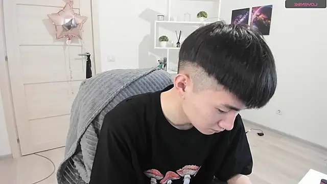 Snapshot of Miram_Yu chatting on March 14, 2025, 4:10 am Miram Yu online show from March 14, 2025, 4:10 am