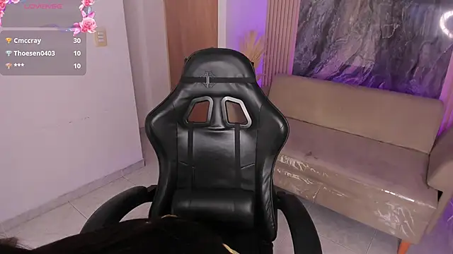 Snapshot of HannaRhodes chatting on October 3, 2025, 4:41 pm HannaRhodes online show from October 3, 2025, 4:41 pm