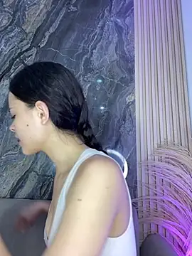 Snapshot of HannaRhodes chatting on September 18, 2025, 1:25 pm HannaRhodes online show from September 18, 2025, 1:25 pm