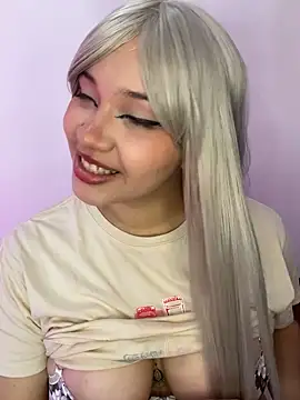 MadelineBenet online show from September 22, 2025, 3:45 am