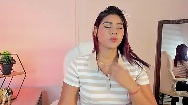  kylie  smith  online show from September 15, 2025, 8:42 pm