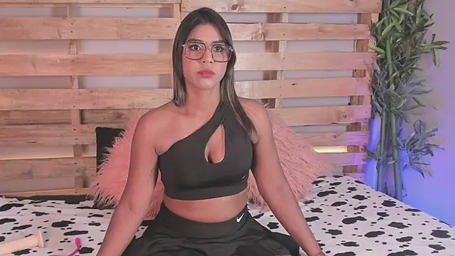  kylie  smith  online show from February 25, 2025, 9:26 pm